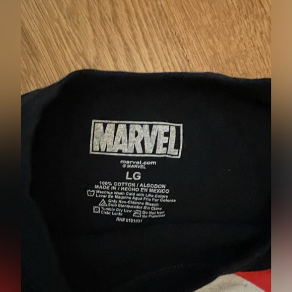 MARVEL T-Shirt Large - Picture 5 of 5